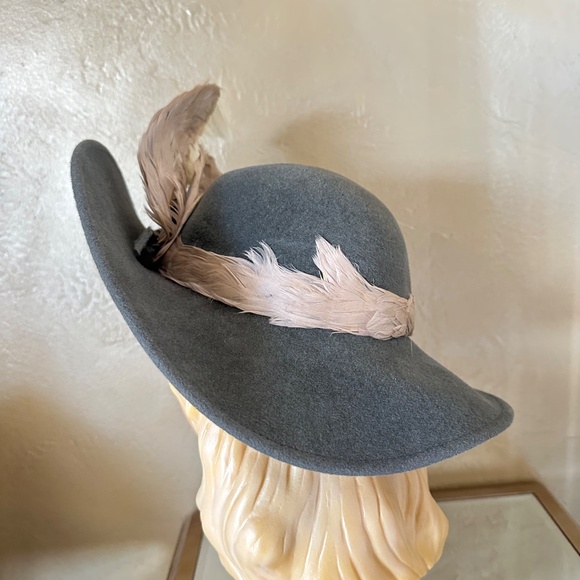 ONE OF A KIND JACK MCCONNELL WIDE BRIM GRAY FELT HAT + LARGE FEATHER WINGS - Picture 8 of 14